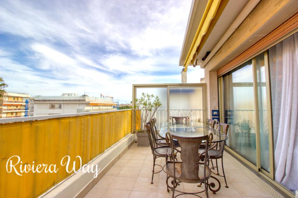 3 room apartment in Cannes, photo #1, listing #83425188