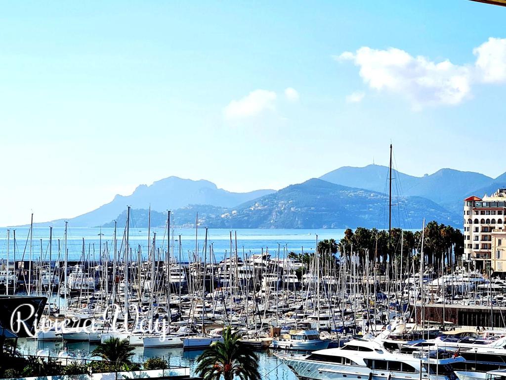 4 room apartment in Cannes, photo #2, listing #86238012