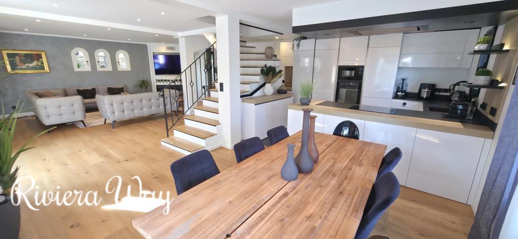 7 room villa in Mougins, photo #5, listing #106570002