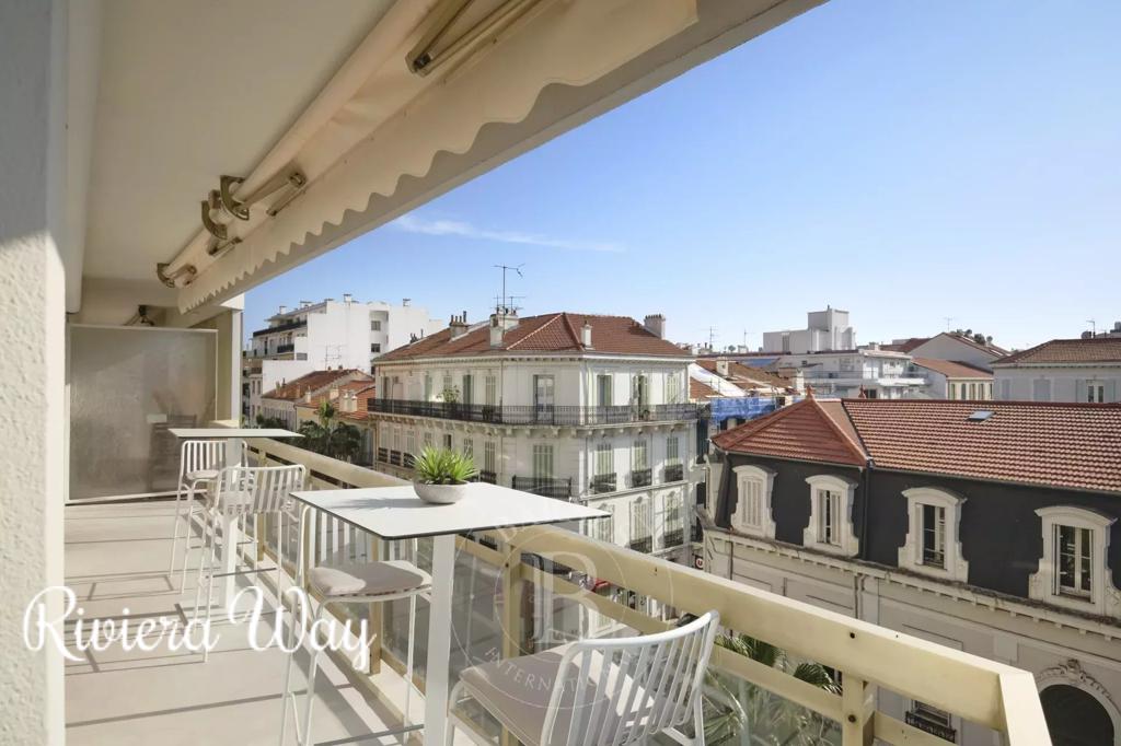 3 room apartment in Cannes, photo #1, listing #100314606