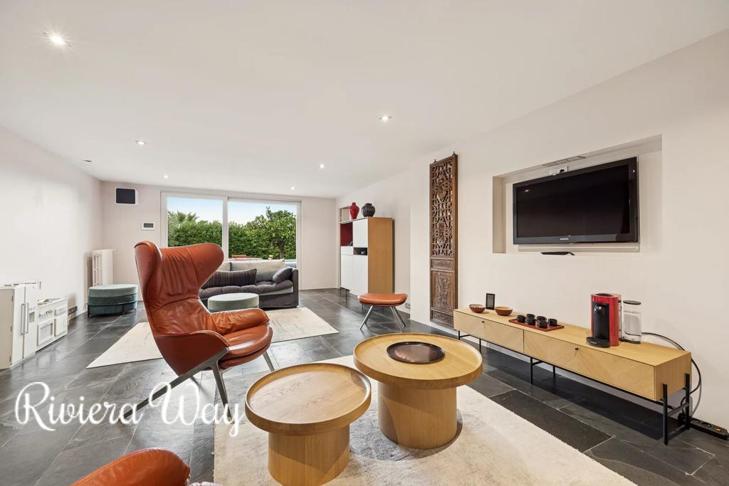 7 room villa in La Gaude, photo #8, listing #104324052