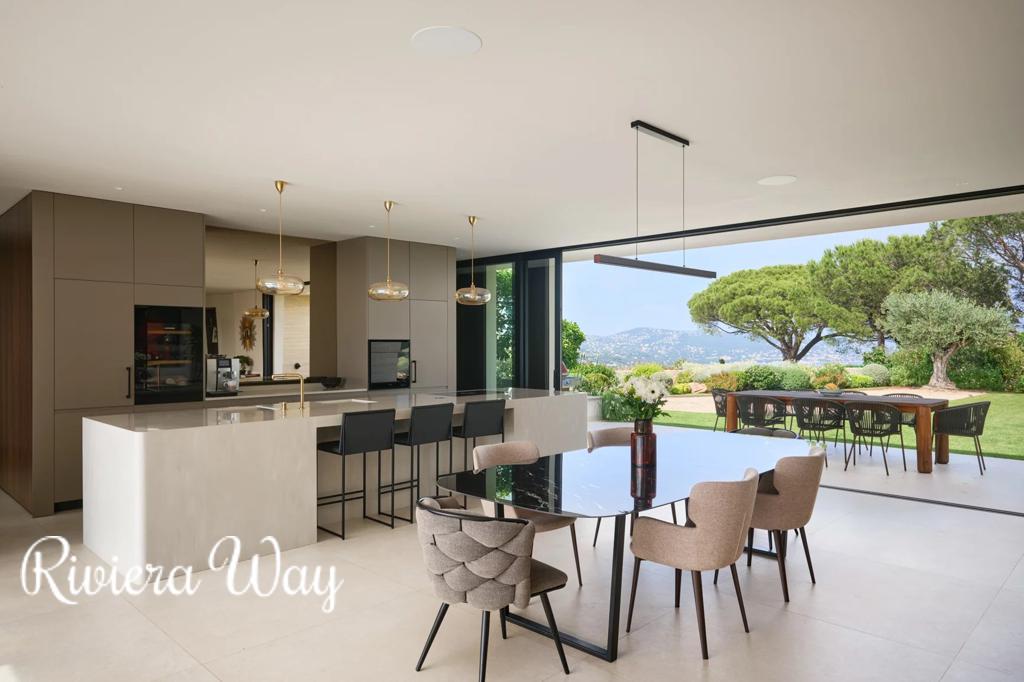 8 room villa in Sainte-Maxime, photo #7, listing #106456308