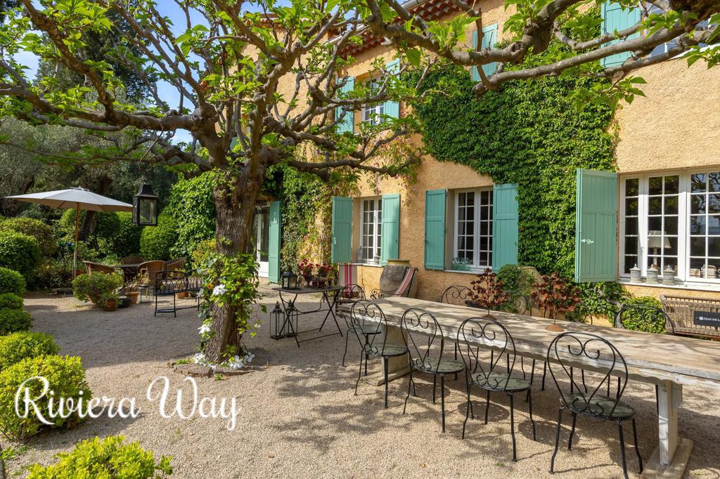 10 room villa in Grasse, photo #4, listing #106178184