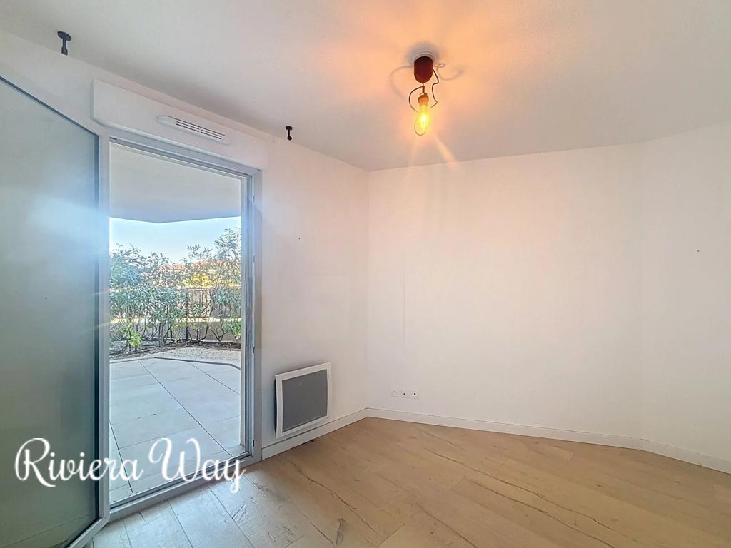 3 room apartment in Antibes, photo #8, listing #105463134