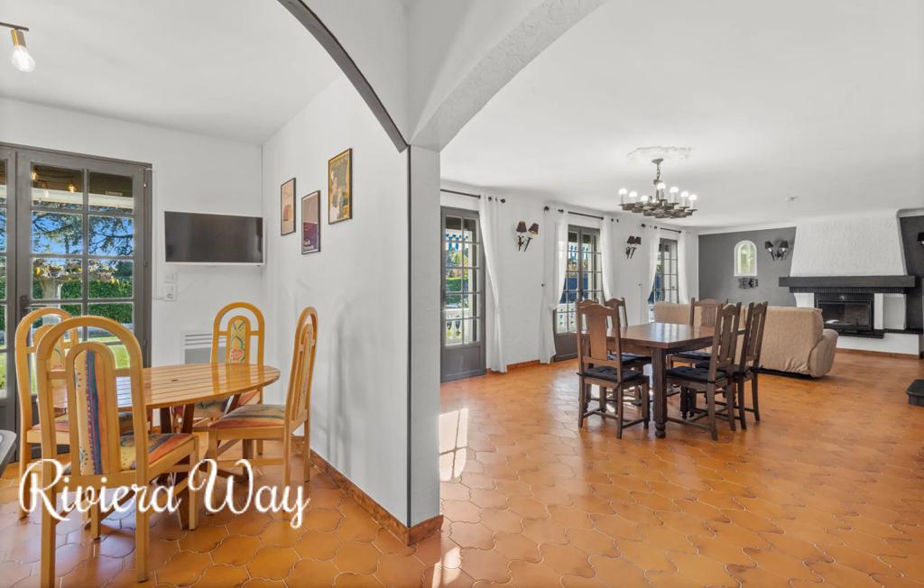 6 room villa in Mougins, photo #6, listing #105091560