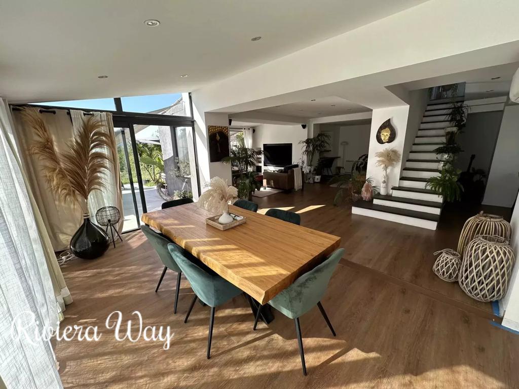 4 room villa in Cannes, photo #10, listing #102922512