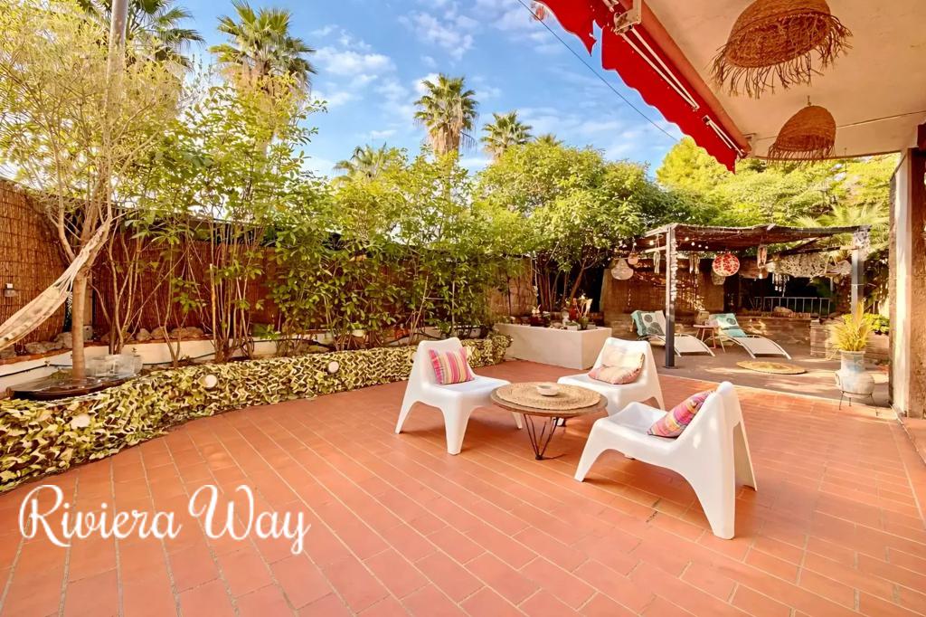 5 room apartment in Cannes, photo #9, listing #106789158