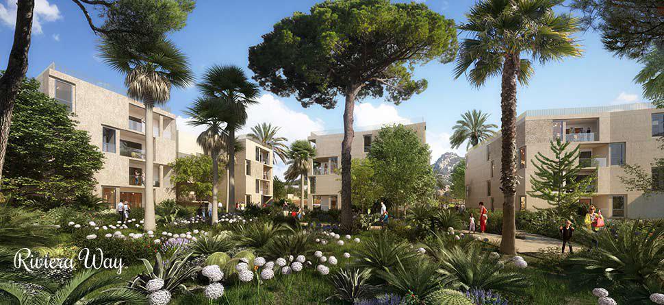 Apartment in Hyères, photo #1, listing #86625378