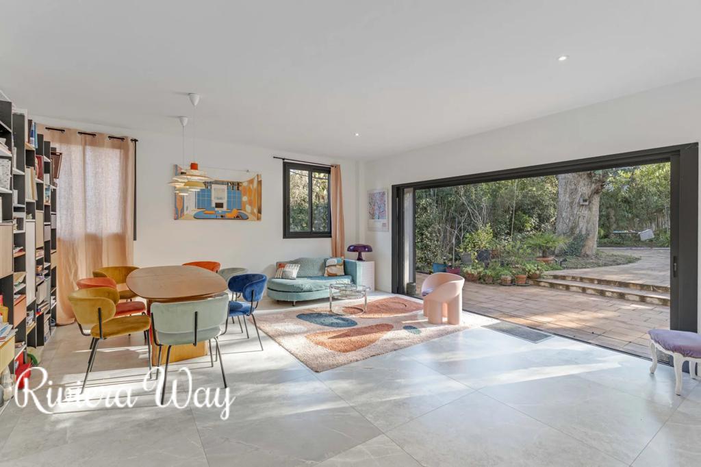8 room villa in Toulon, photo #3, listing #105270354
