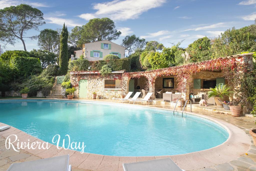 8 room villa in Mougins, photo #7, listing #100683828