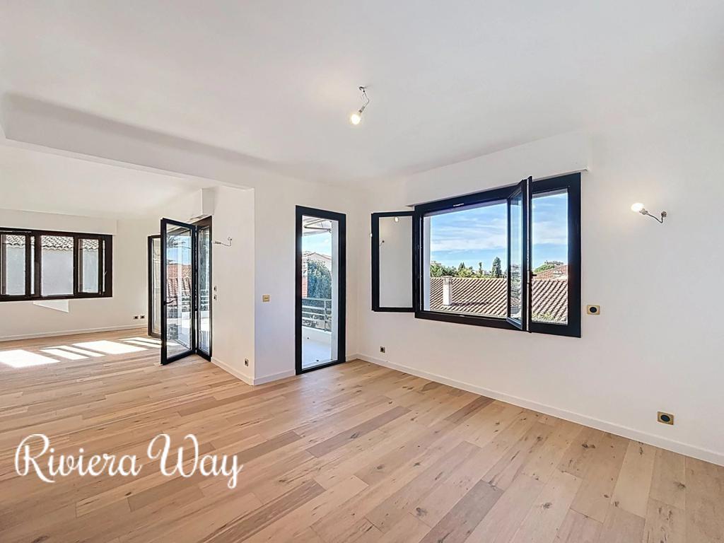 5 room villa in Cap d'Antibes, photo #2, listing #104214138