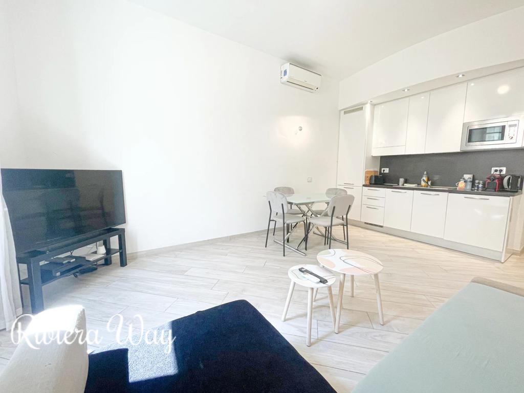 2 room apartment in Cannes, photo #4, listing #106248240