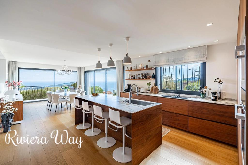 5 room villa in Villefranche-sur-Mer, photo #3, listing #107279676