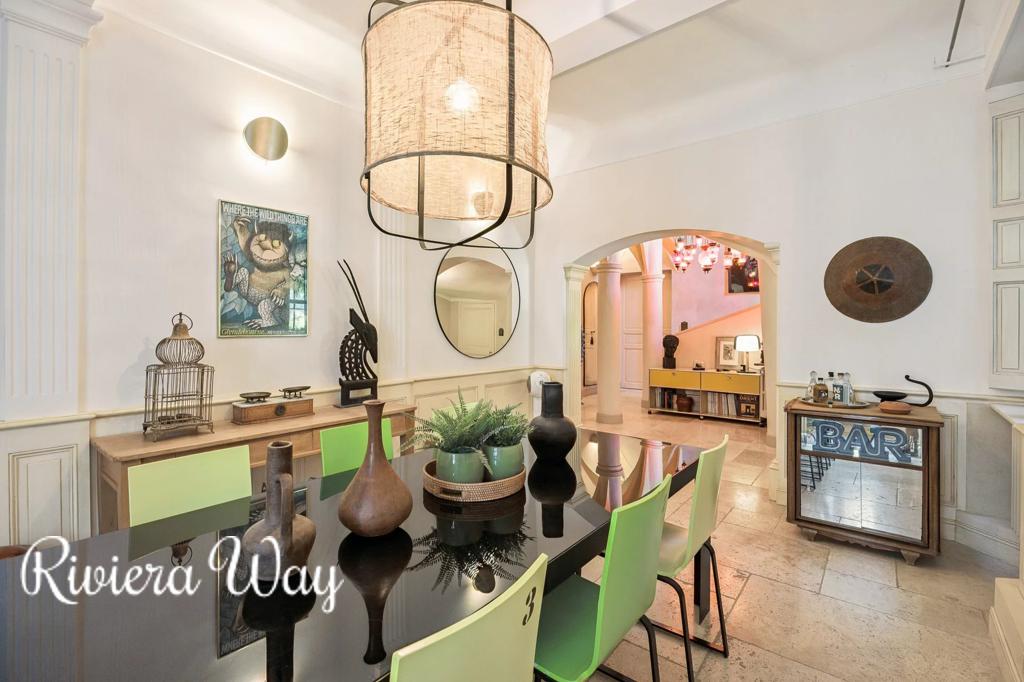 9 room villa in Figanières, photo #1, listing #103689684