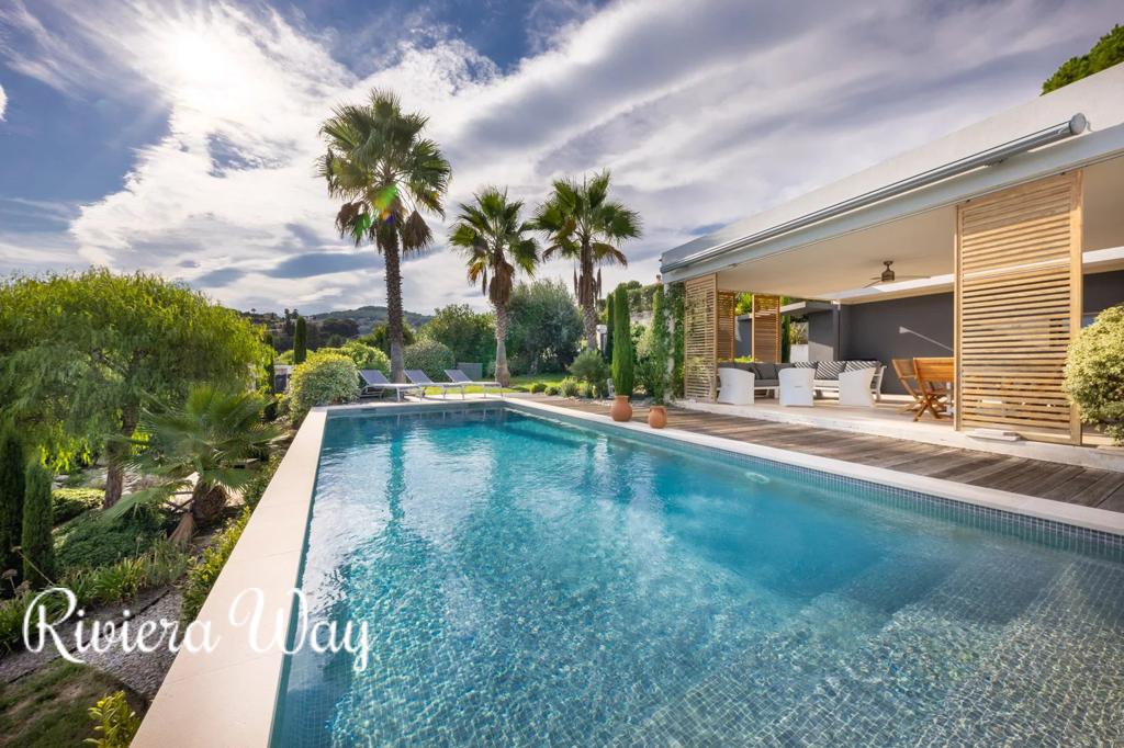 6 room villa in Antibes, photo #9, listing #100511796