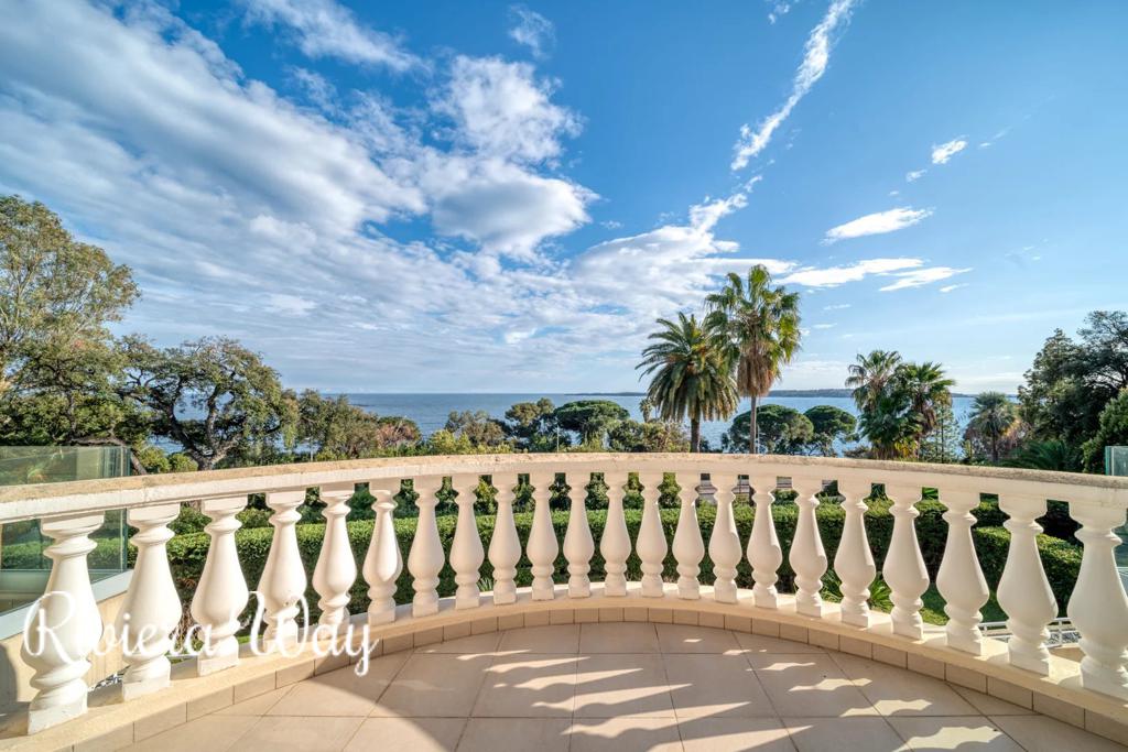 7 room apartment in Cannes, photo #4, listing #105880236