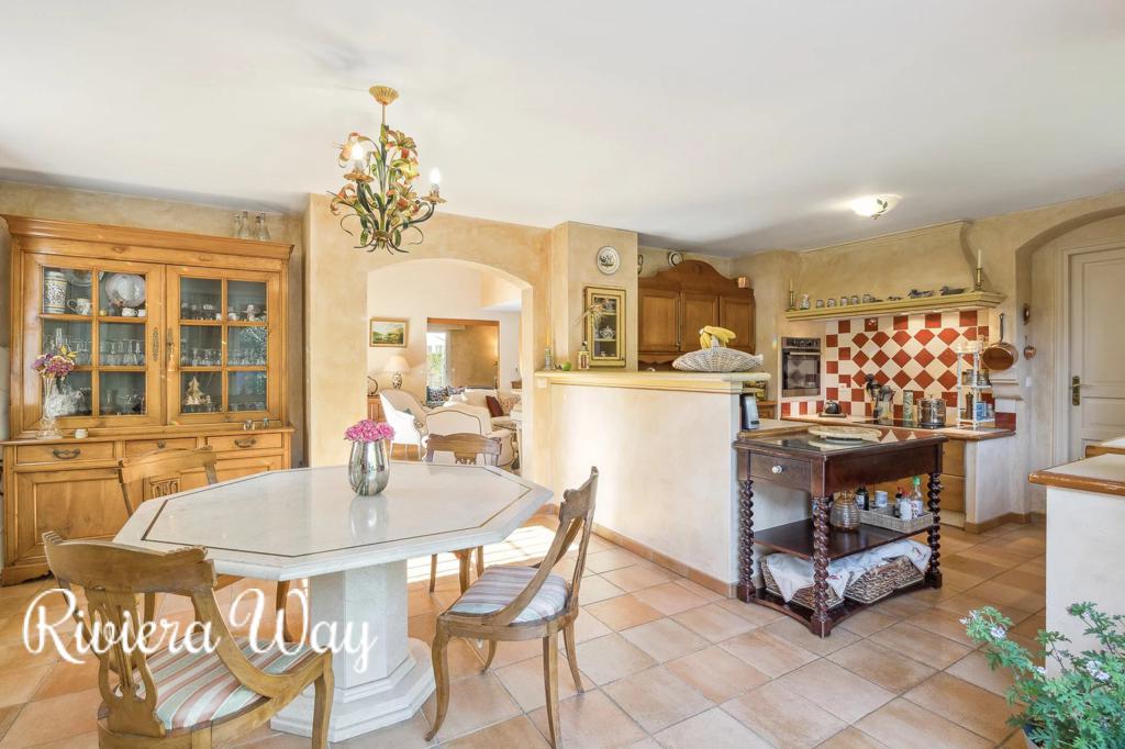 9 room villa in Chateauneuf-Grasse, photo #4, listing #102921294