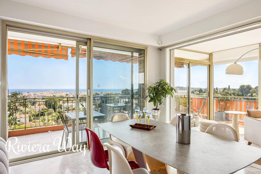 4 room apartment in Antibes, photo #4, listing #104141562