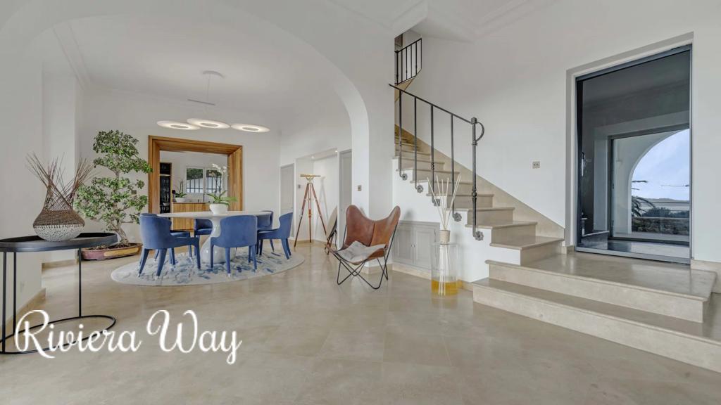 7 room villa in Sainte-Maxime, photo #7, listing #106575084