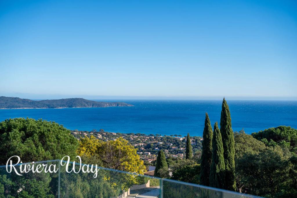 9 room villa in Cavalaire-sur-Mer, photo #2, listing #104652450