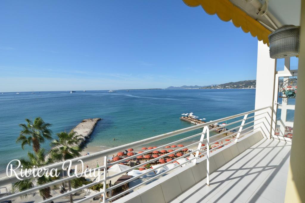 Apartment in Antibes, photo #4, listing #86227512