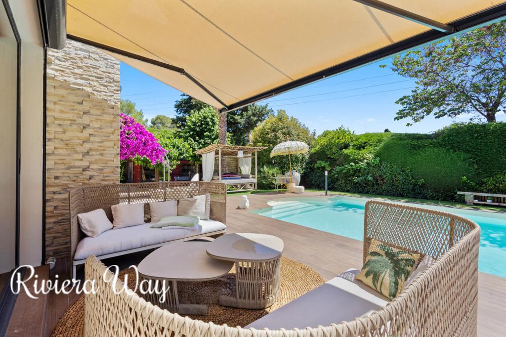 5 room villa in Mougins, photo #10, listing #106436946