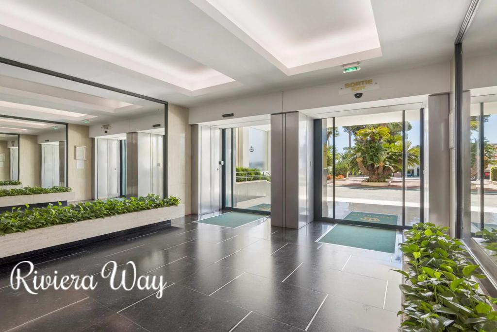 1 room apartment in Boulevard de la Croisette, photo #7, listing #106393728