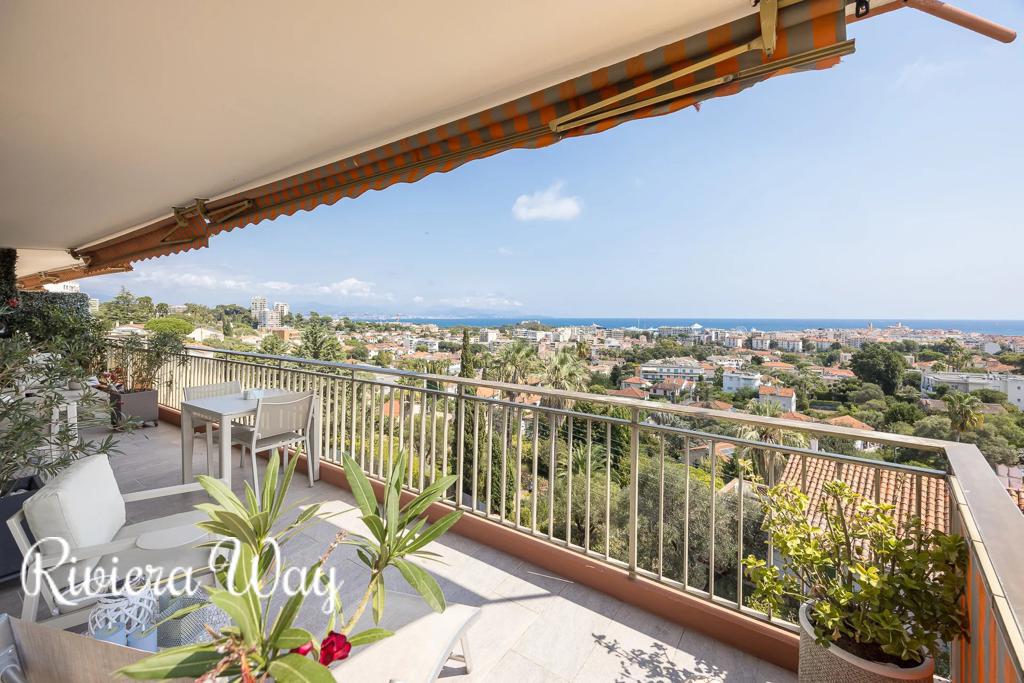 4 room apartment in Antibes, photo #3, listing #104141562