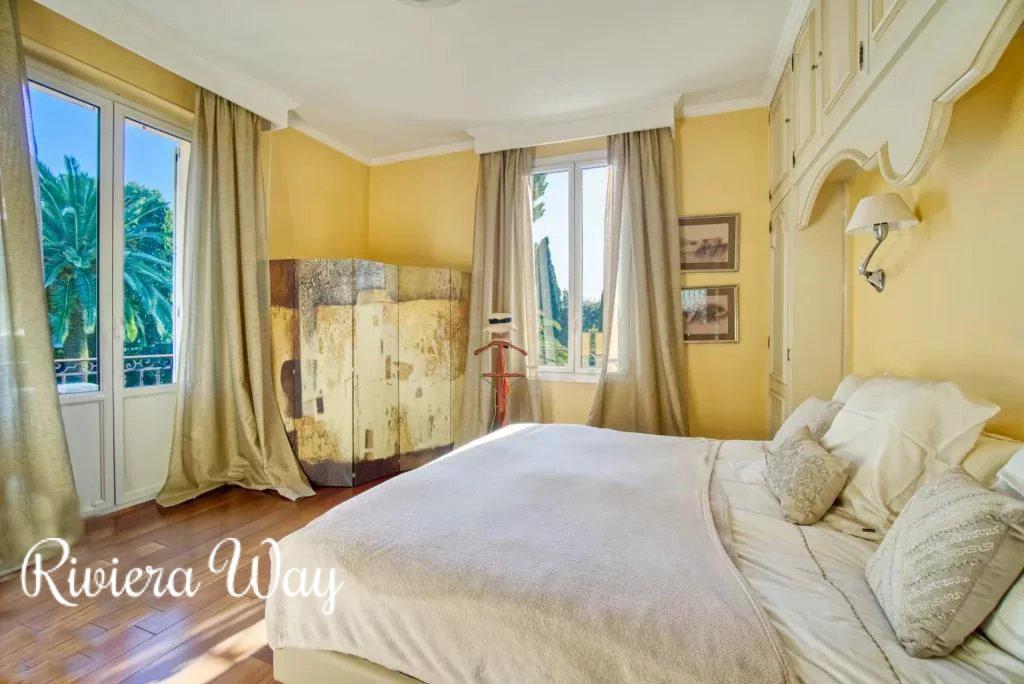 7 room villa in Le Cannet, photo #5, listing #103435668