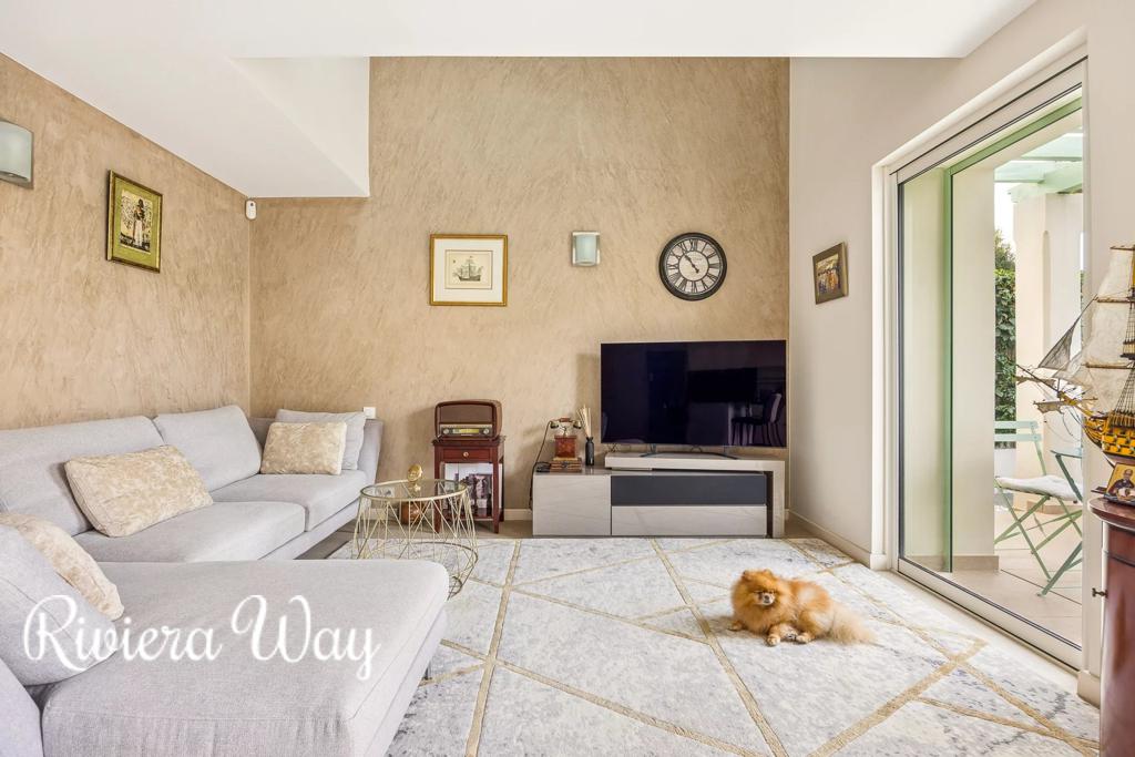 4 room villa in Antibes, photo #5, listing #104479704