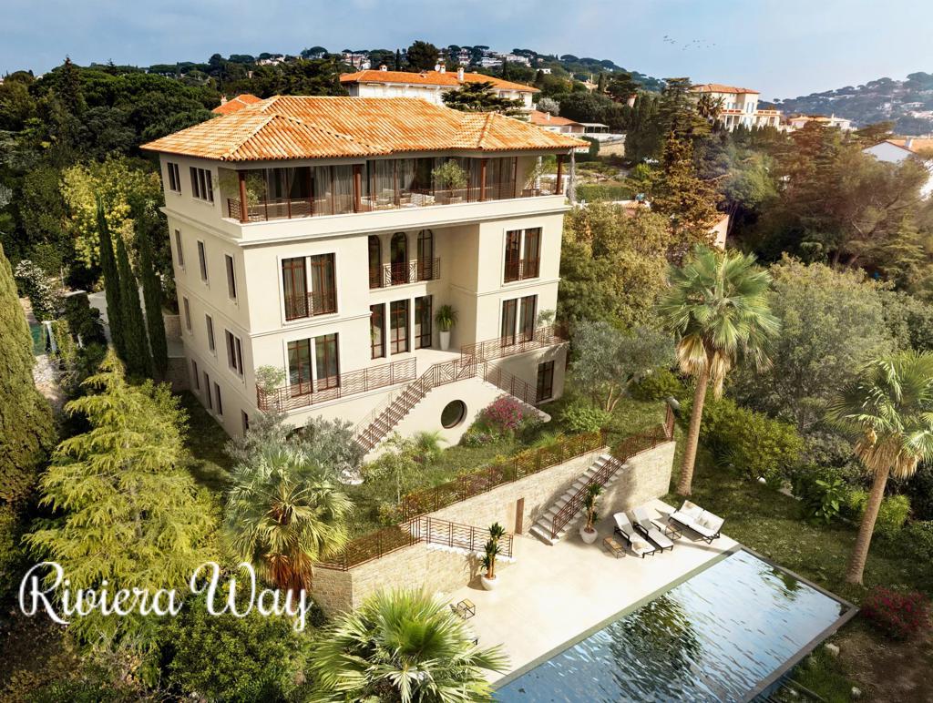 14 room villa in Sainte-Maxime, photo #3, listing #104333460