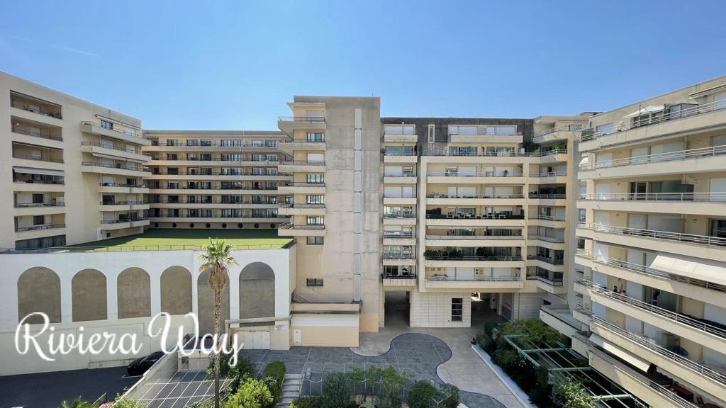 4 room apartment in Le Carré d'Or, 156 m², photo #8, listing #106035594