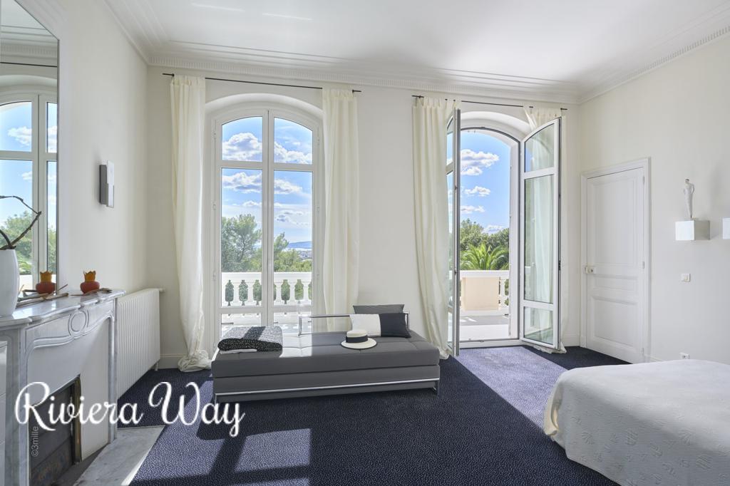8 room villa in Saint-Raphaël, photo #4, listing #84946386