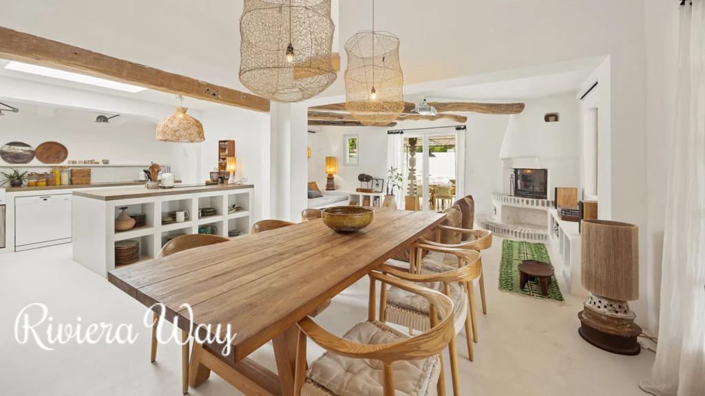 8 room villa in Le Rouret, photo #7, listing #107000208