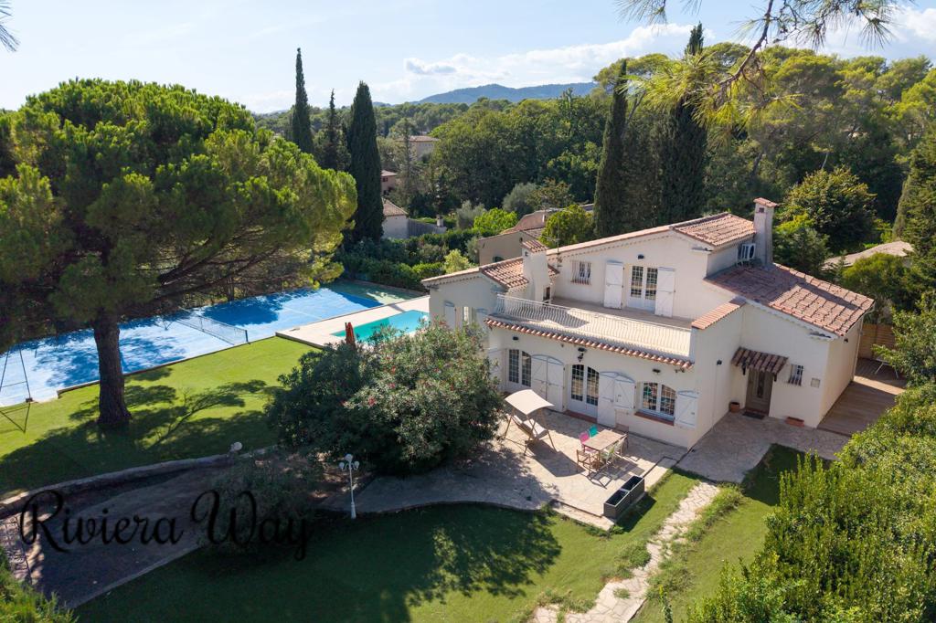6 room villa in Mougins, photo #1, listing #107133054