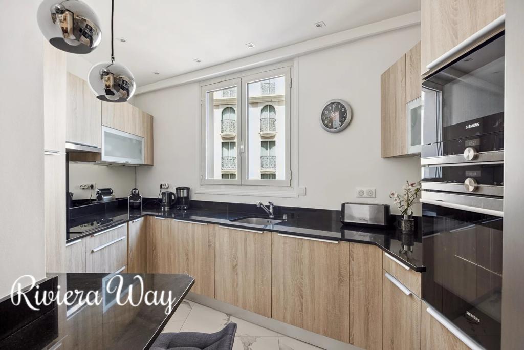 4 room apartment in Cannes, photo #6, listing #103386990