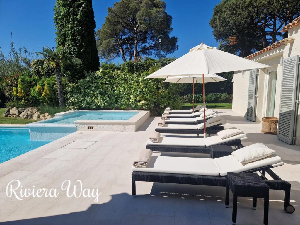 8 room villa in Saint-Tropez, photo #3, listing #106155798