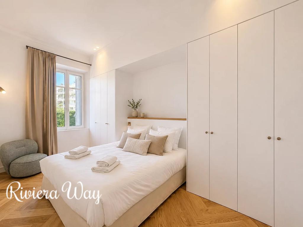 4 room apartment in Cannes, photo #9, listing #106678656