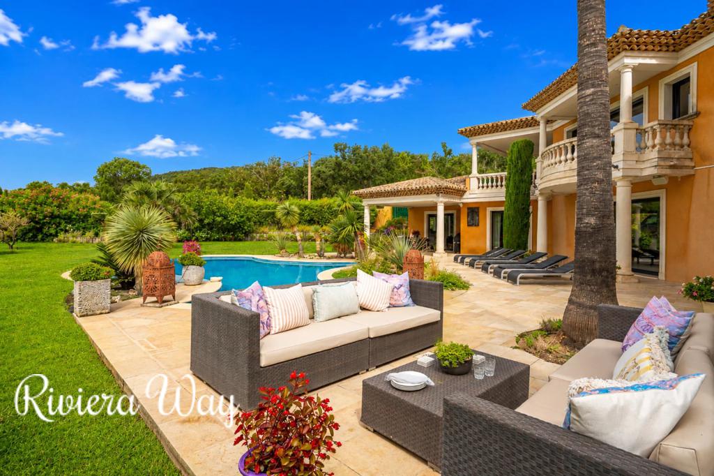 6 room villa in Grimaud, photo #3, listing #107031624