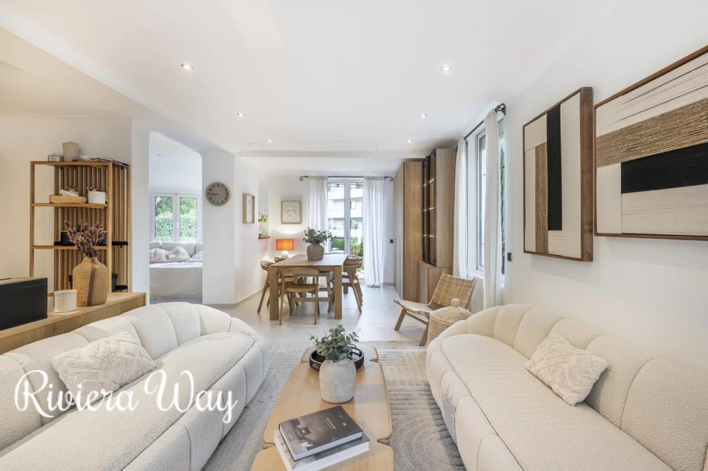 7 room villa in Le Cannet, photo #3, listing #103257000
