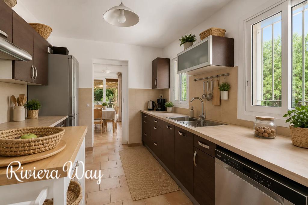 6 room villa in Sainte-Maxime, photo #7, listing #106361178