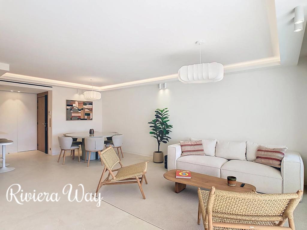 4 room apartment in Cannes, photo #2, listing #104780382