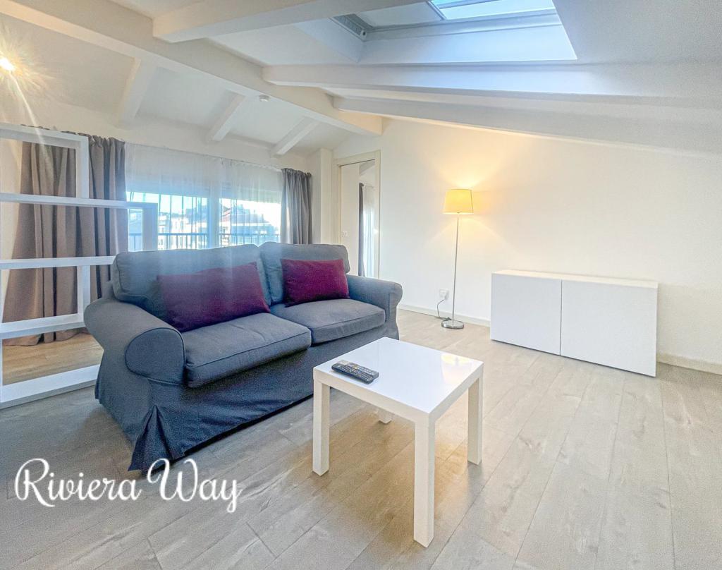 2 room apartment in Cannes, photo #2, listing #106248030