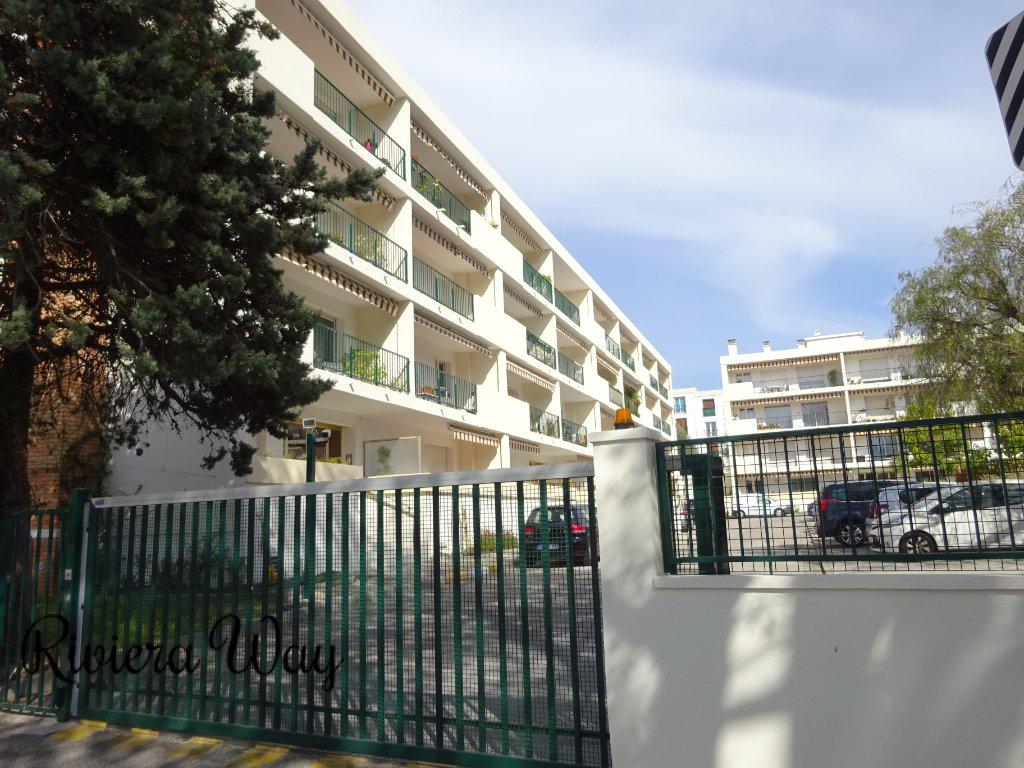 Apartment in Toulon, 64 m², photo #1, listing #80780868
