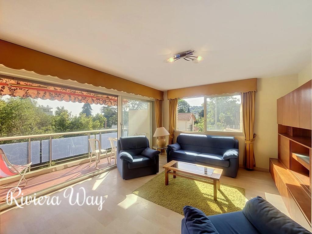 2 room apartment in Antibes, photo #2, listing #107046534