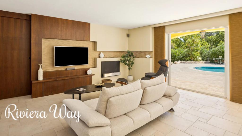 6 room villa in Fayence, photo #5, listing #104187174