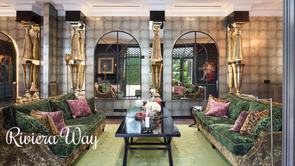10 room villa in Cannes, photo #2, listing #101592792