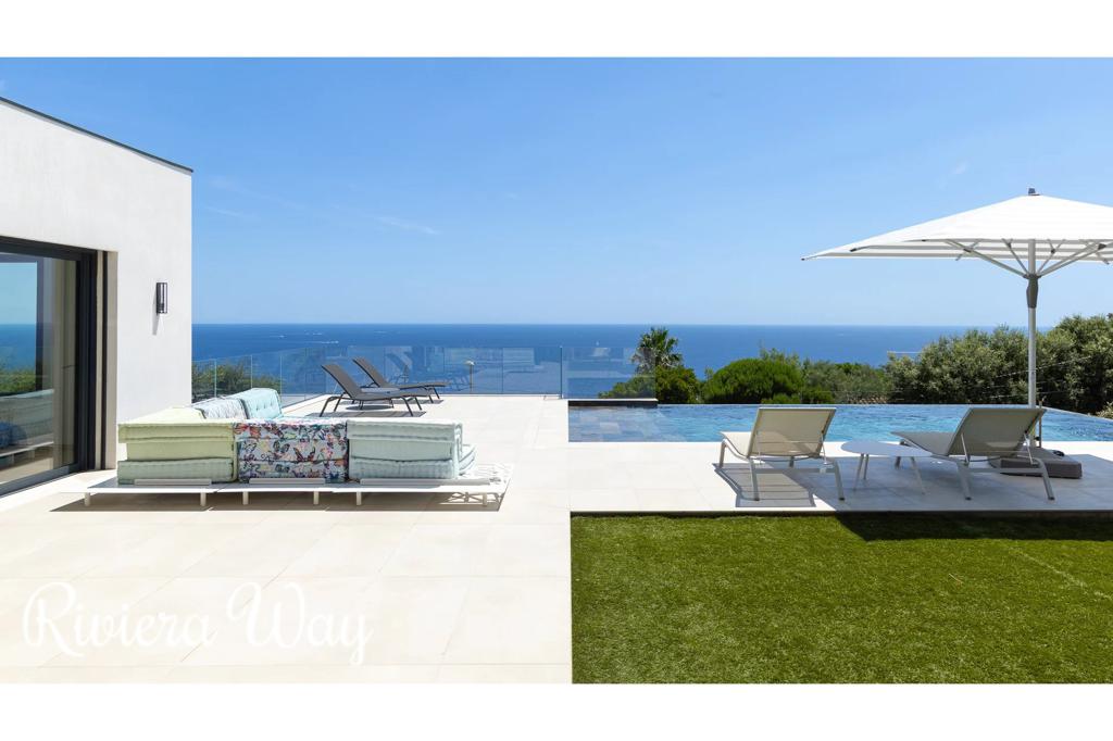 Villa in Roquebrune-sur-Argens, photo #2, listing #106801170