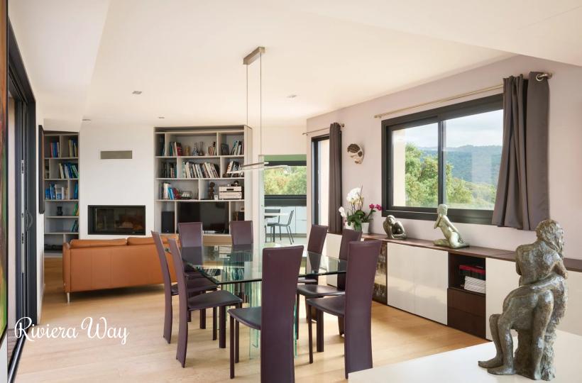 Villa in La Croix-Valmer, 340 m², photo #9, listing #104698524