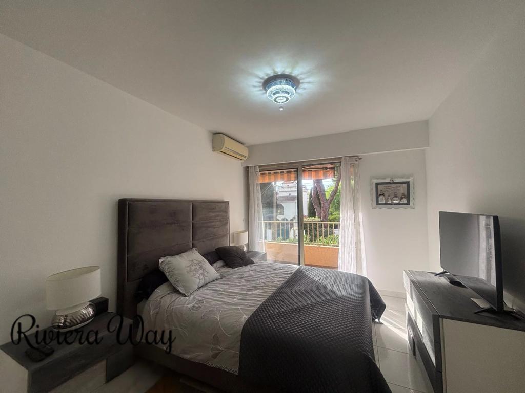 3 room apartment in Antibes, photo #1, listing #104679162